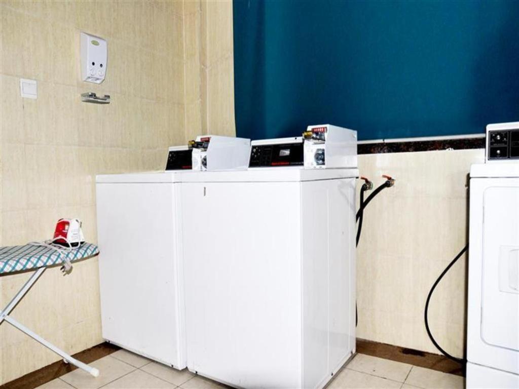 Vx Hotel Shanghai Yixian Road Dabaishu Exteriér fotografie